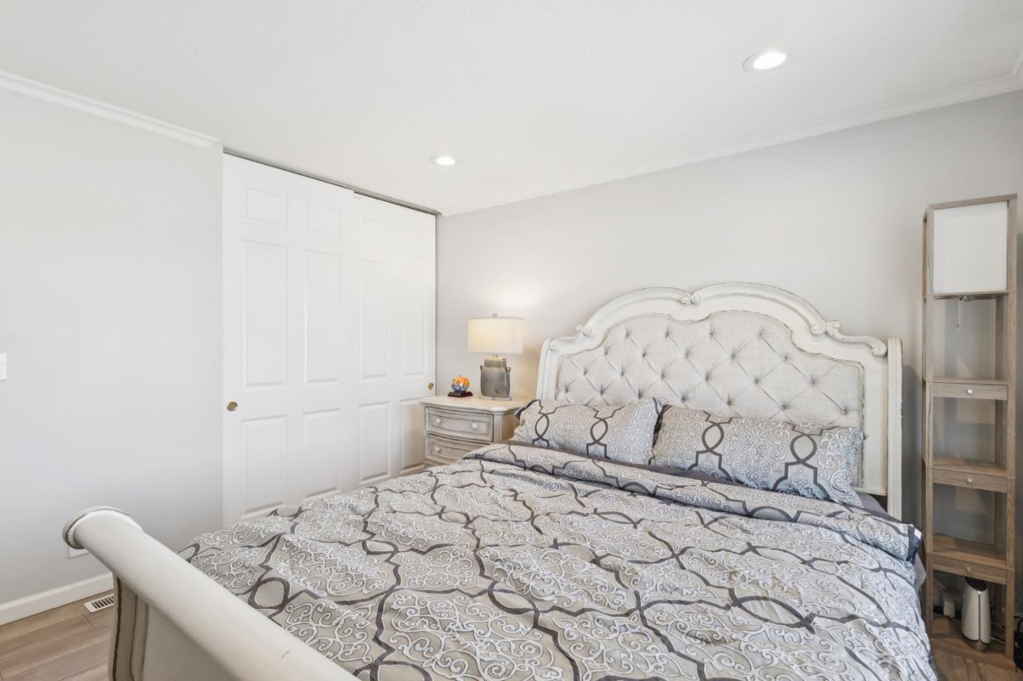 Detail Gallery Image 16 of 28 For 2021 Bridgecastle Ct, San Jose,  CA 95121 - 3 Beds | 2 Baths