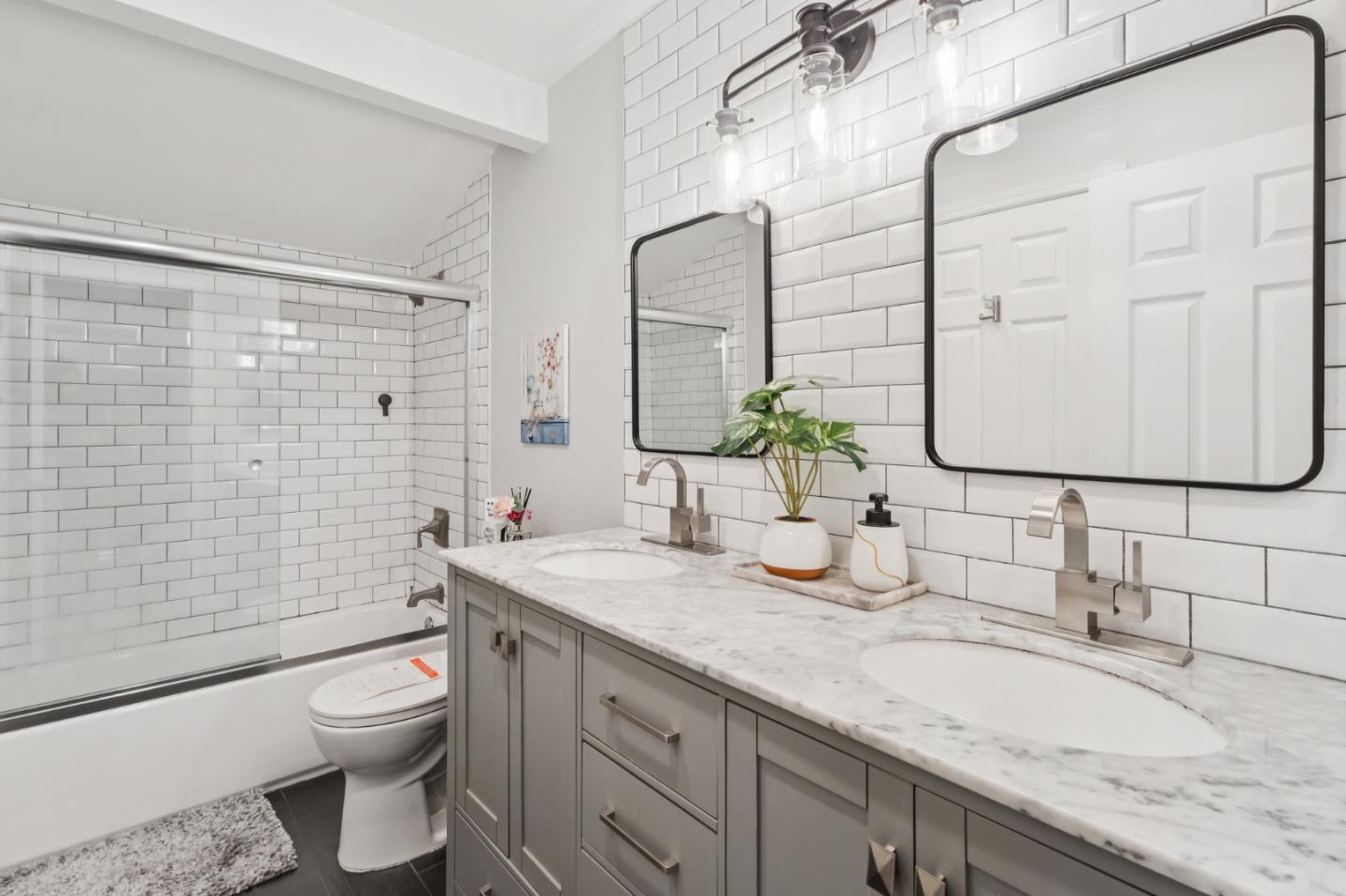 Detail Gallery Image 19 of 28 For 2021 Bridgecastle Ct, San Jose,  CA 95121 - 3 Beds | 2 Baths