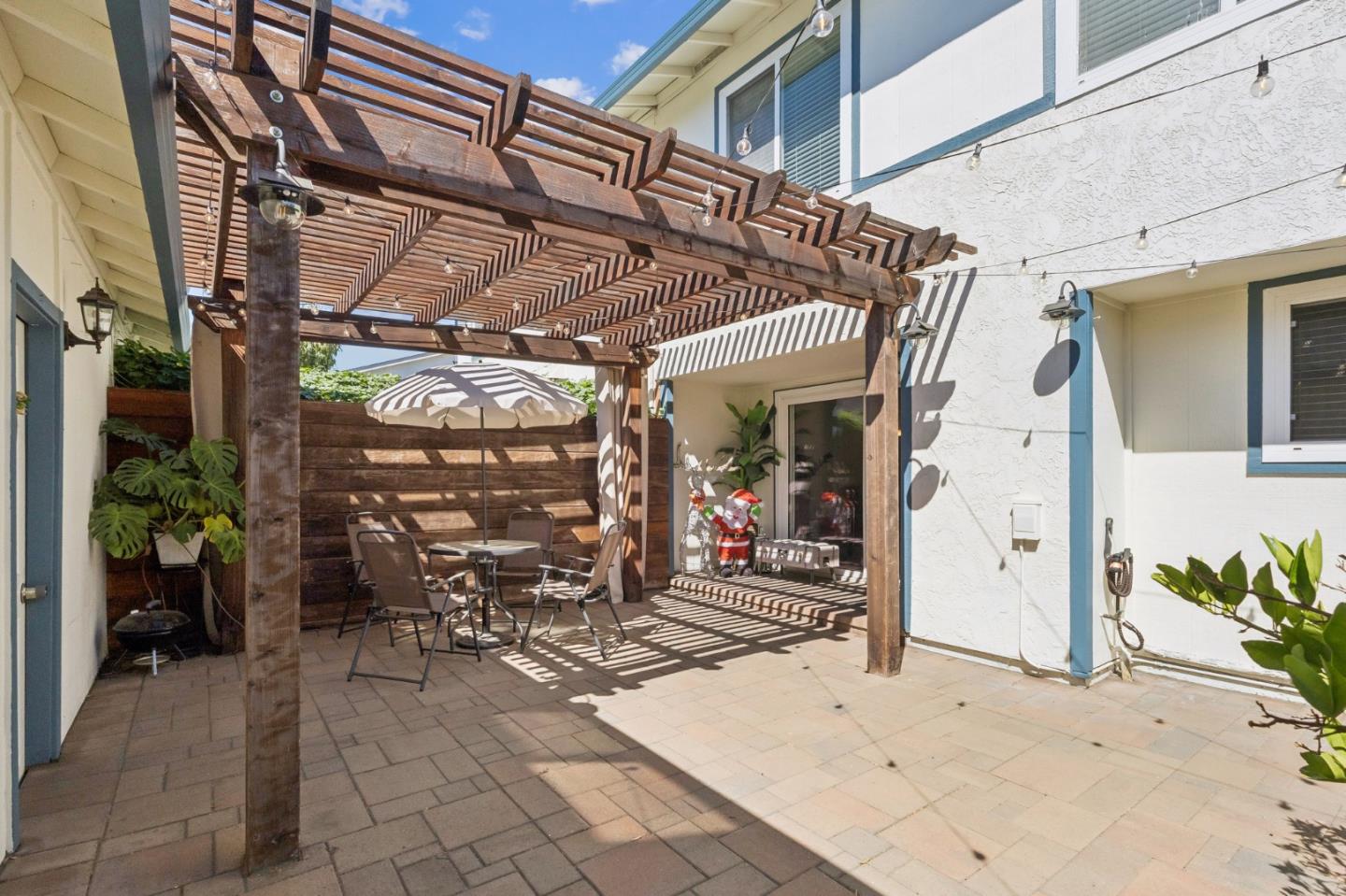 Detail Gallery Image 22 of 28 For 2021 Bridgecastle Ct, San Jose,  CA 95121 - 3 Beds | 2 Baths