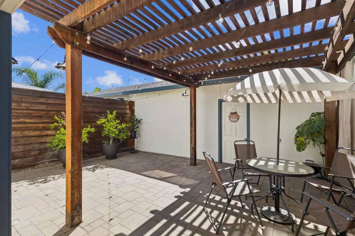 Detail Gallery Image 23 of 28 For 2021 Bridgecastle Ct, San Jose,  CA 95121 - 3 Beds | 2 Baths
