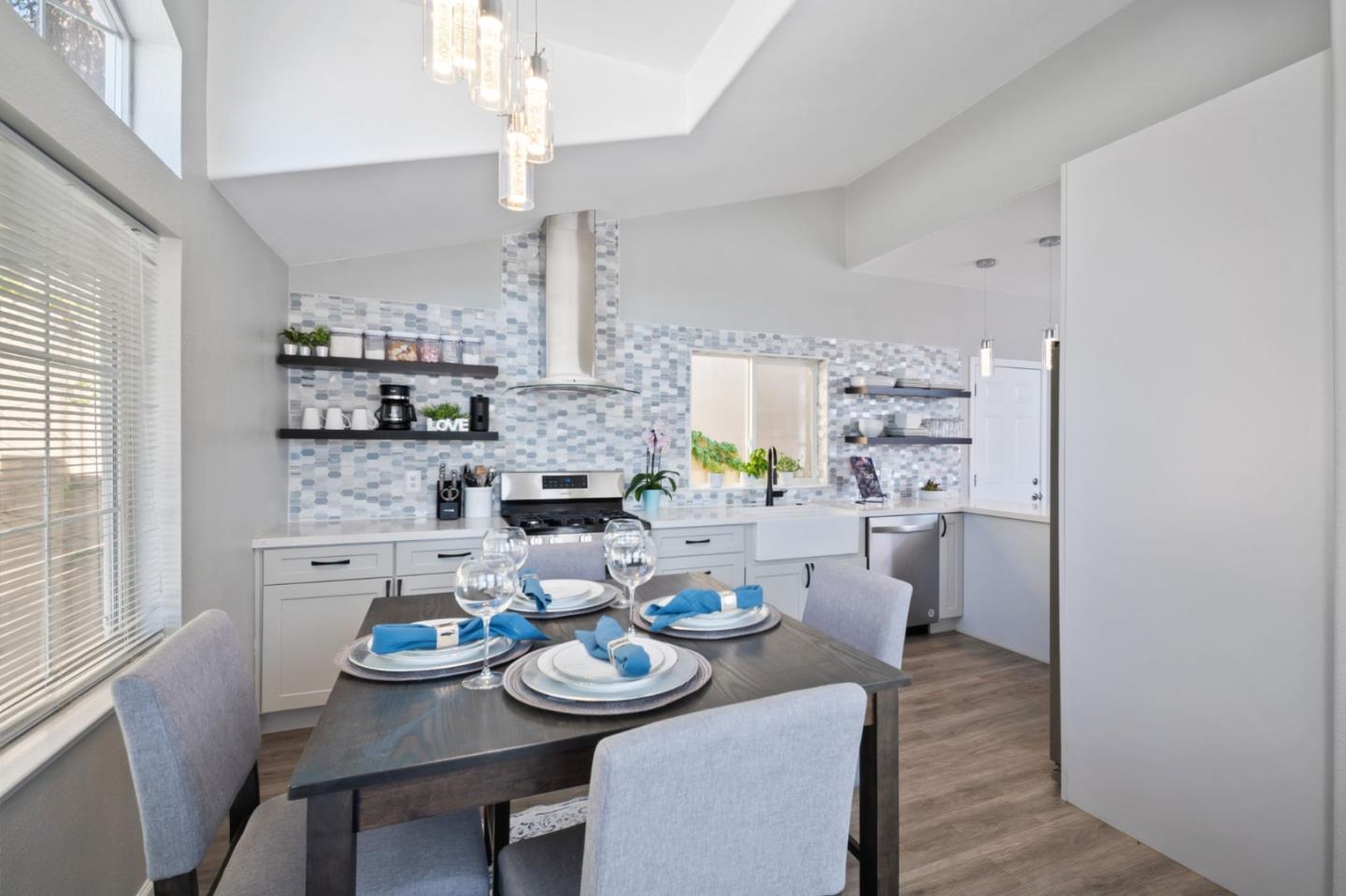 Detail Gallery Image 8 of 29 For 5450 Monterey 54a,  San Jose,  CA 95111 - 3 Beds | 2 Baths