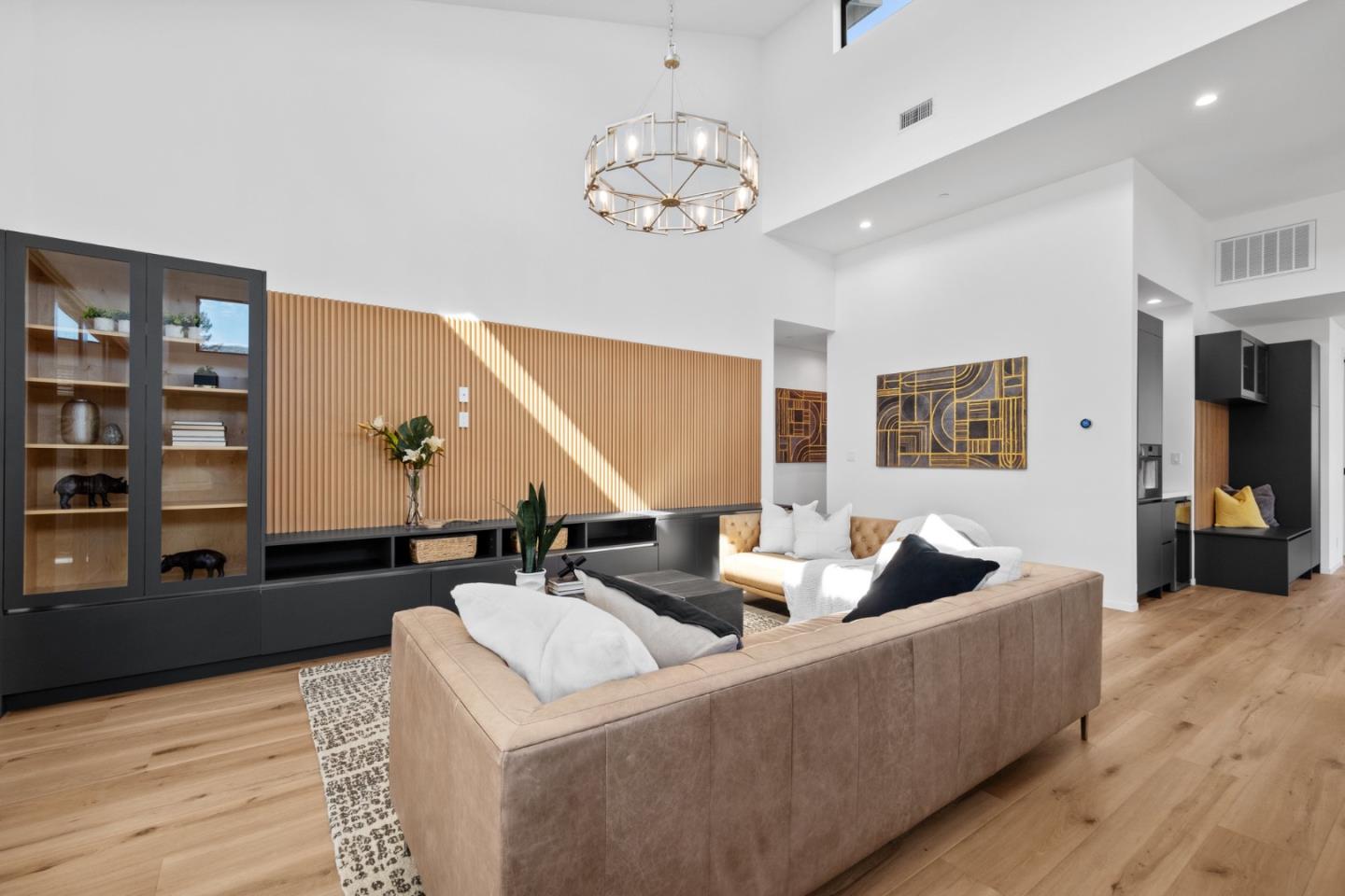 Detail Gallery Image 12 of 49 For 15729 Linda Ave, Los Gatos,  CA 95032 - 4 Beds | 3/1 Baths