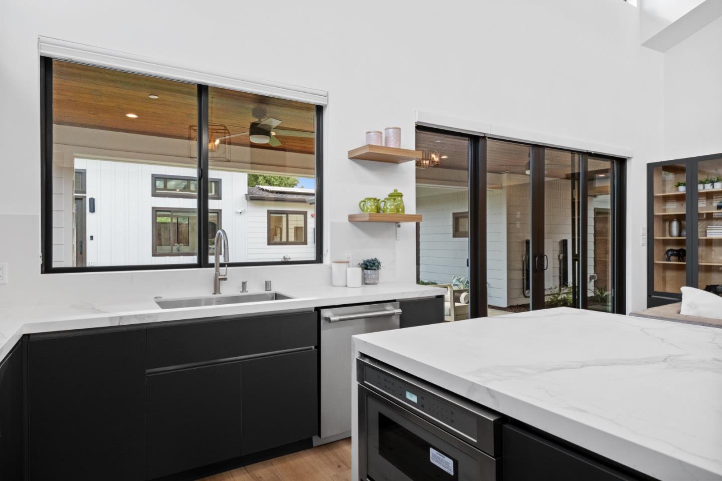 Detail Gallery Image 19 of 49 For 15729 Linda Ave, Los Gatos,  CA 95032 - 4 Beds | 3/1 Baths