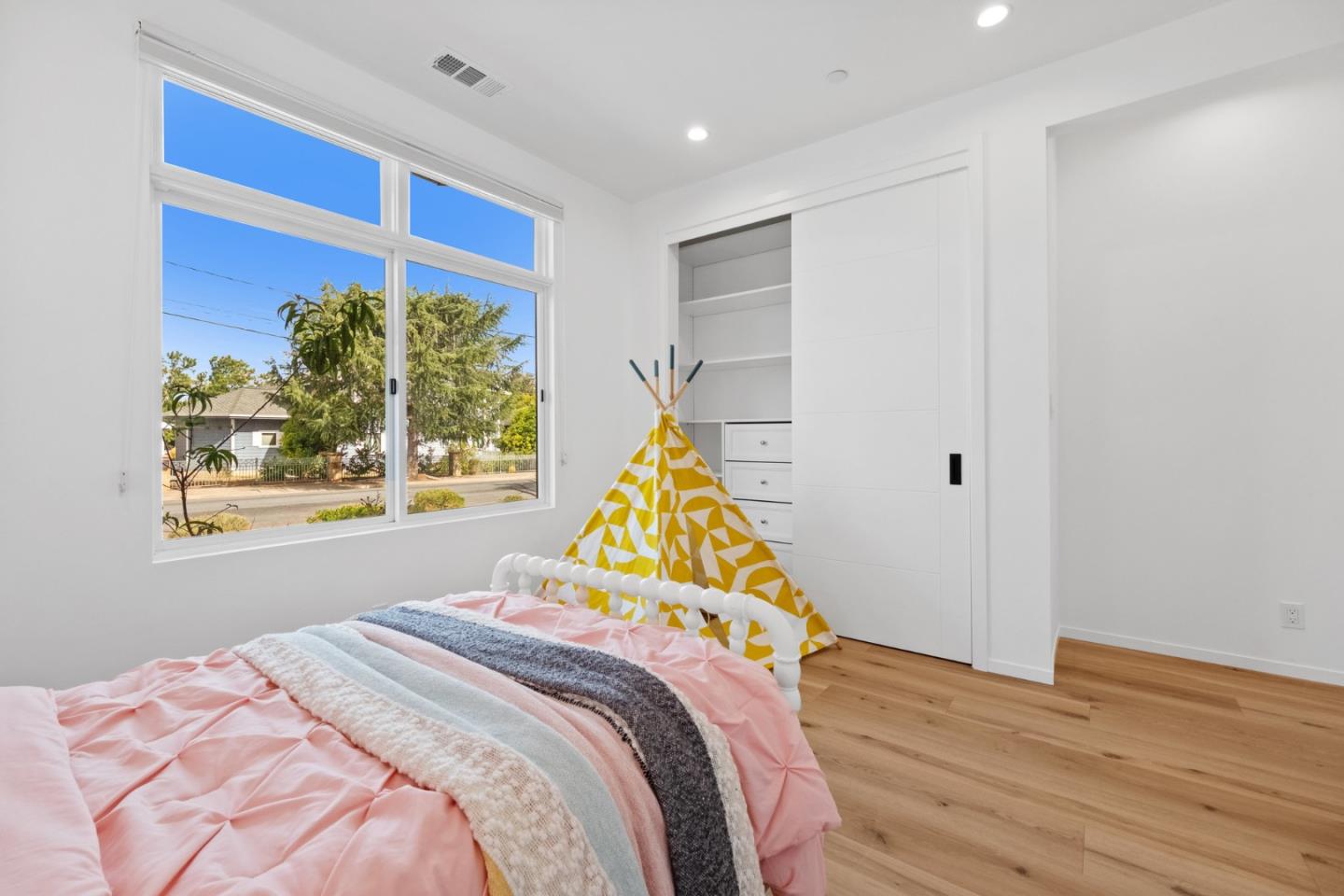 Detail Gallery Image 30 of 49 For 15729 Linda Ave, Los Gatos,  CA 95032 - 4 Beds | 3/1 Baths
