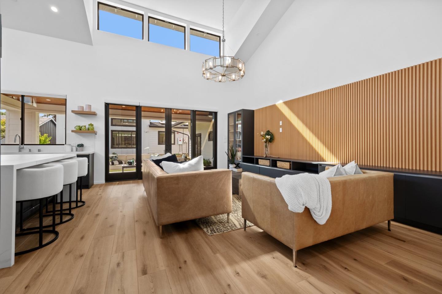 Detail Gallery Image 9 of 49 For 15729 Linda Ave, Los Gatos,  CA 95032 - 4 Beds | 3/1 Baths