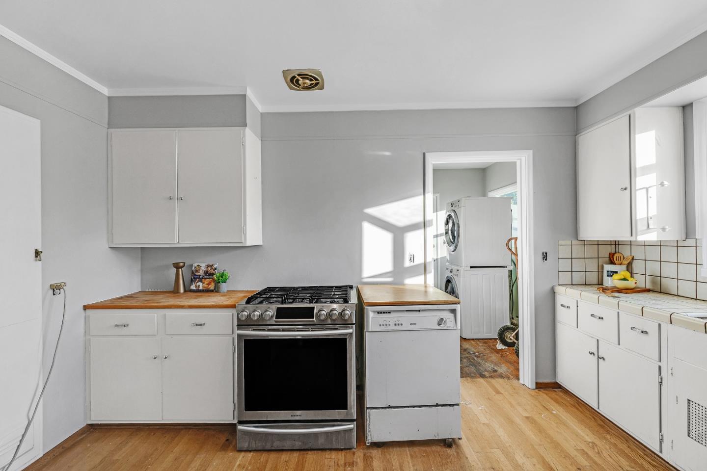 Detail Gallery Image 16 of 31 For 162 Covington St, Oakland,  CA 94605 - 2 Beds | 1 Baths