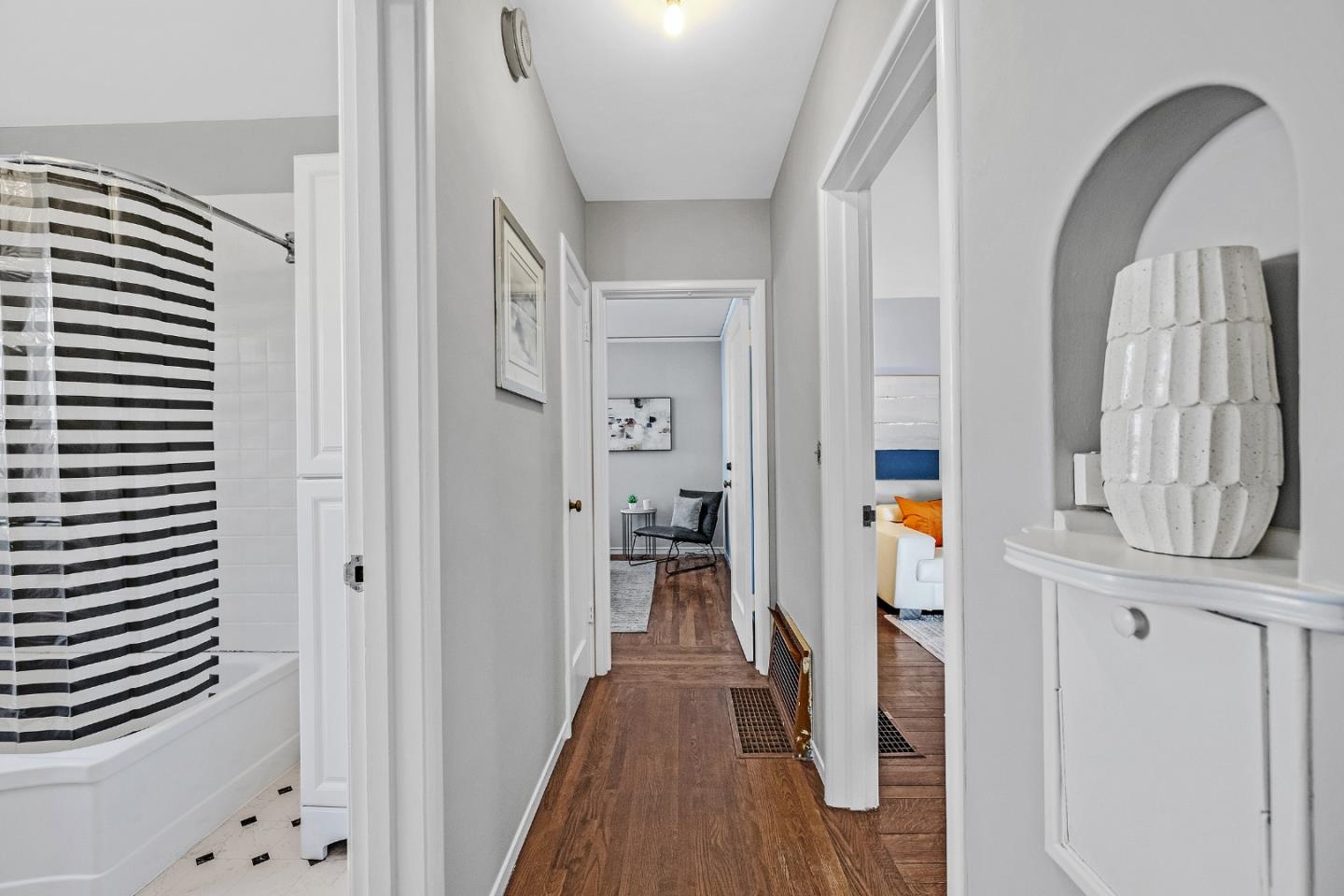 Detail Gallery Image 22 of 31 For 162 Covington St, Oakland,  CA 94605 - 2 Beds | 1 Baths