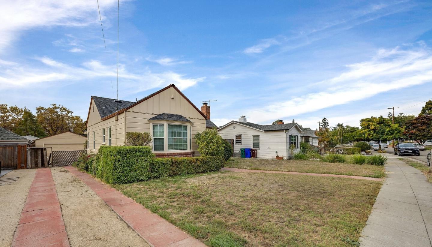 Detail Gallery Image 3 of 31 For 162 Covington St, Oakland,  CA 94605 - 2 Beds | 1 Baths