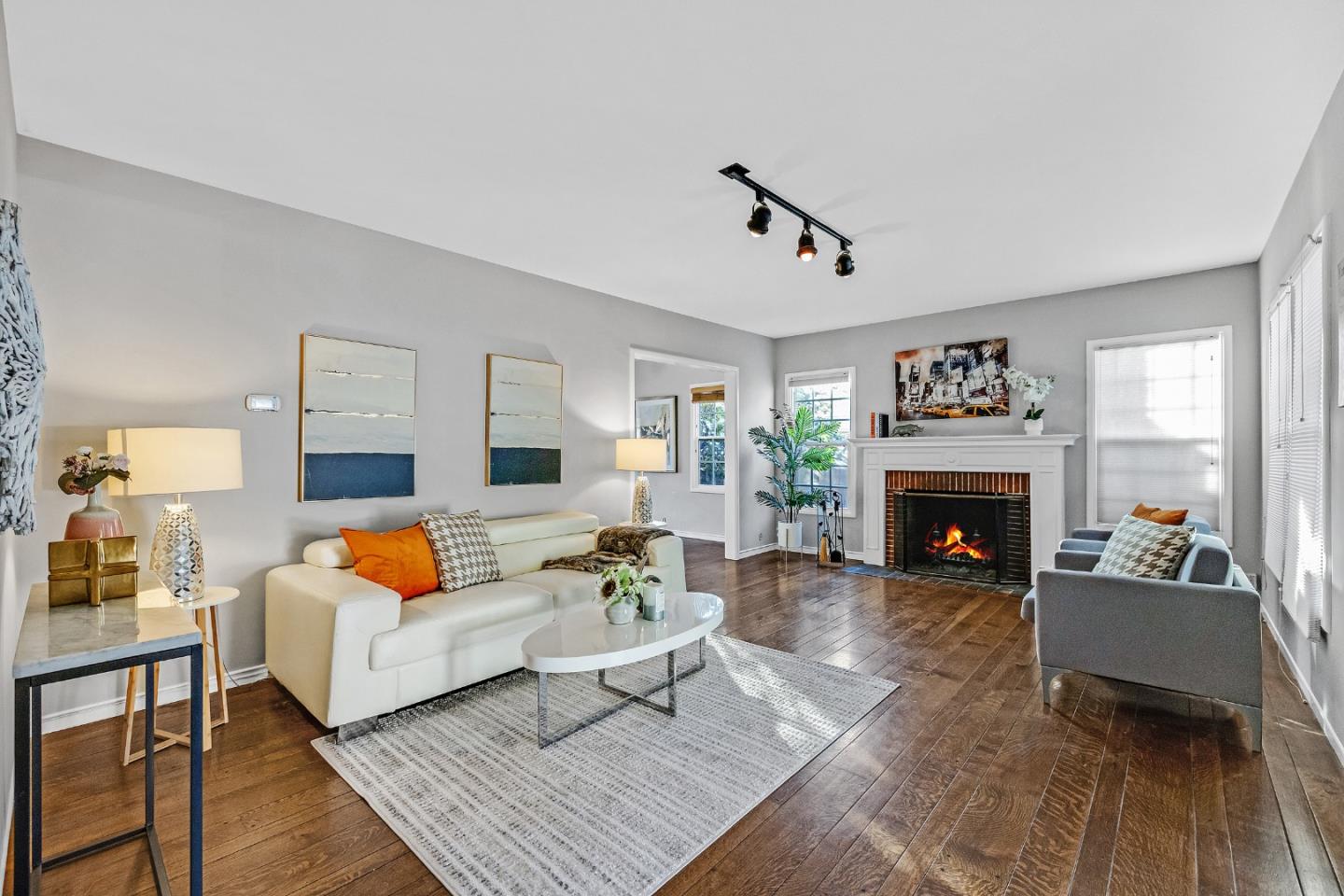 Detail Gallery Image 5 of 31 For 162 Covington St, Oakland,  CA 94605 - 2 Beds | 1 Baths