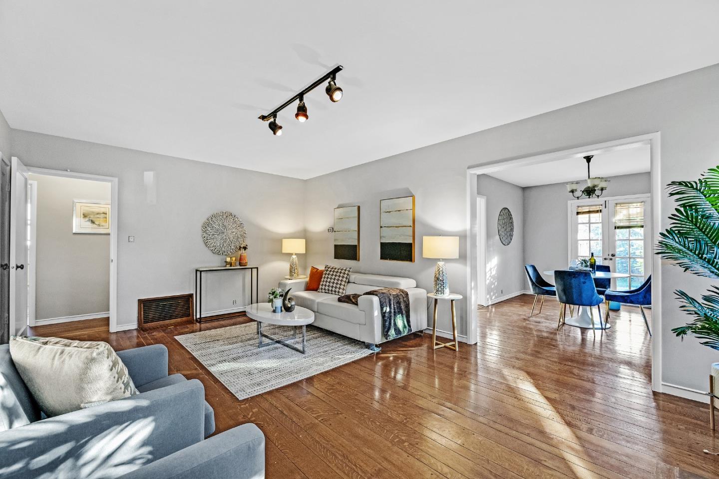 Detail Gallery Image 6 of 31 For 162 Covington St, Oakland,  CA 94605 - 2 Beds | 1 Baths