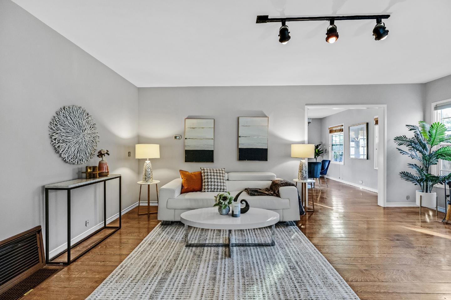 Detail Gallery Image 8 of 31 For 162 Covington St, Oakland,  CA 94605 - 2 Beds | 1 Baths