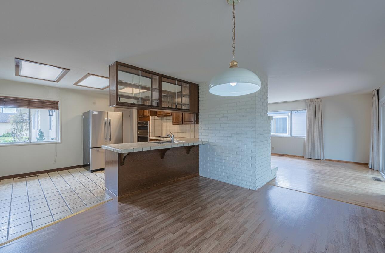 Detail Gallery Image 14 of 34 For 786 Bellarmine Dr, Salinas,  CA 93901 - 4 Beds | 2 Baths