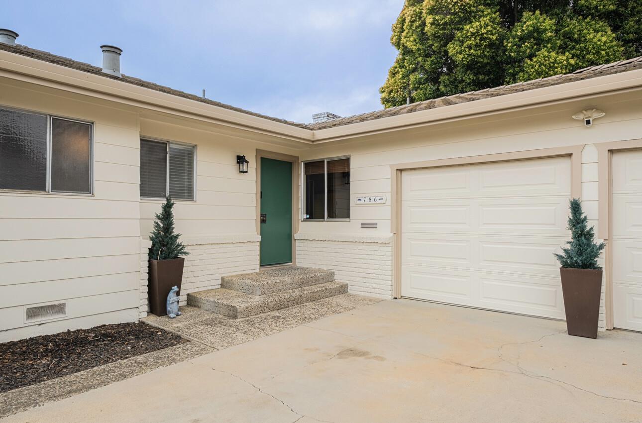 Detail Gallery Image 3 of 34 For 786 Bellarmine Dr, Salinas,  CA 93901 - 4 Beds | 2 Baths