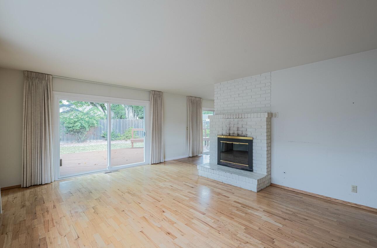 Detail Gallery Image 7 of 34 For 786 Bellarmine Dr, Salinas,  CA 93901 - 4 Beds | 2 Baths