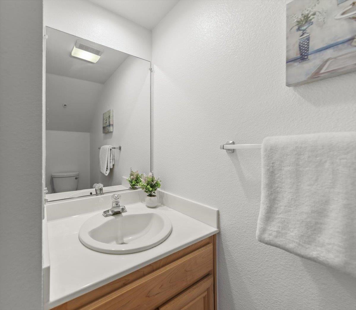 Detail Gallery Image 10 of 34 For 1083 Esparanza Way, San Jose,  CA 95138 - 1 Beds | 1/1 Baths