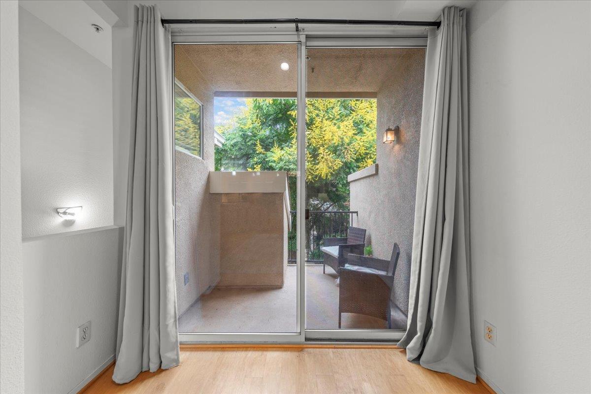 Detail Gallery Image 11 of 34 For 1083 Esparanza Way, San Jose,  CA 95138 - 1 Beds | 1/1 Baths