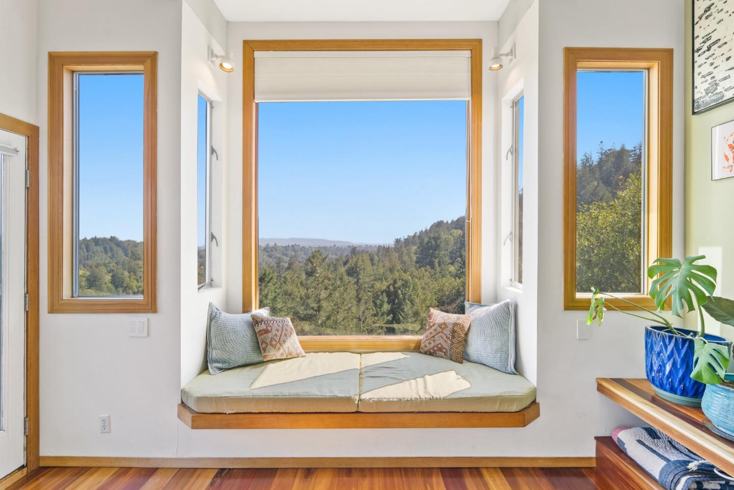 Detail Gallery Image 9 of 42 For 540 Olaughlin Rd, Santa Cruz,  CA 95065 - 3 Beds | 2 Baths