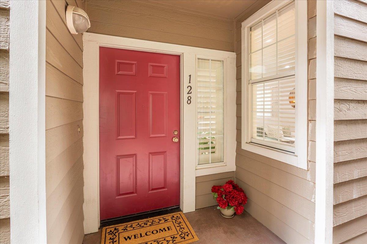 Detail Gallery Image 3 of 35 For 250 Santa Fe Ter #128,  Sunnyvale,  CA 94085 - 3 Beds | 2 Baths