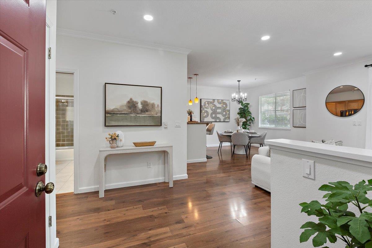 Detail Gallery Image 4 of 35 For 250 Santa Fe Ter #128,  Sunnyvale,  CA 94085 - 3 Beds | 2 Baths
