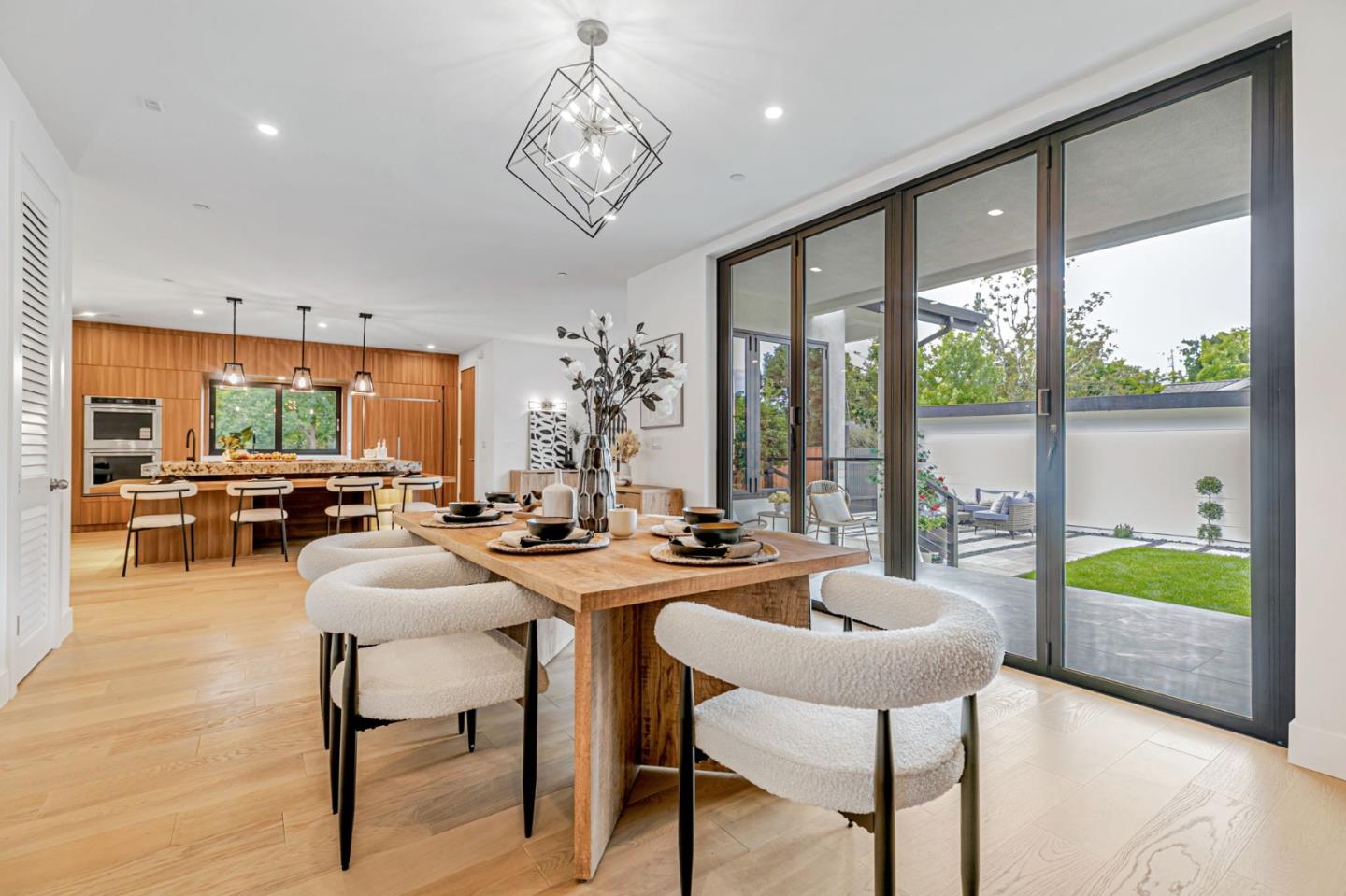 Detail Gallery Image 14 of 53 For 665 Hawthorne Ave, Campbell,  CA 95008 - 5 Beds | 5 Baths