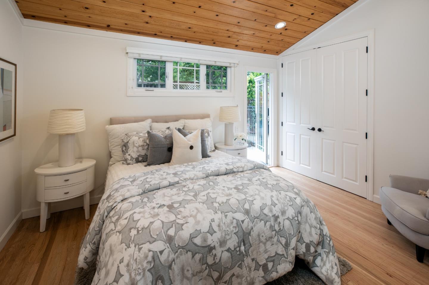 Detail Gallery Image 13 of 37 For 206 Thomas Dr, Los Gatos,  CA 95032 - 3 Beds | 2 Baths