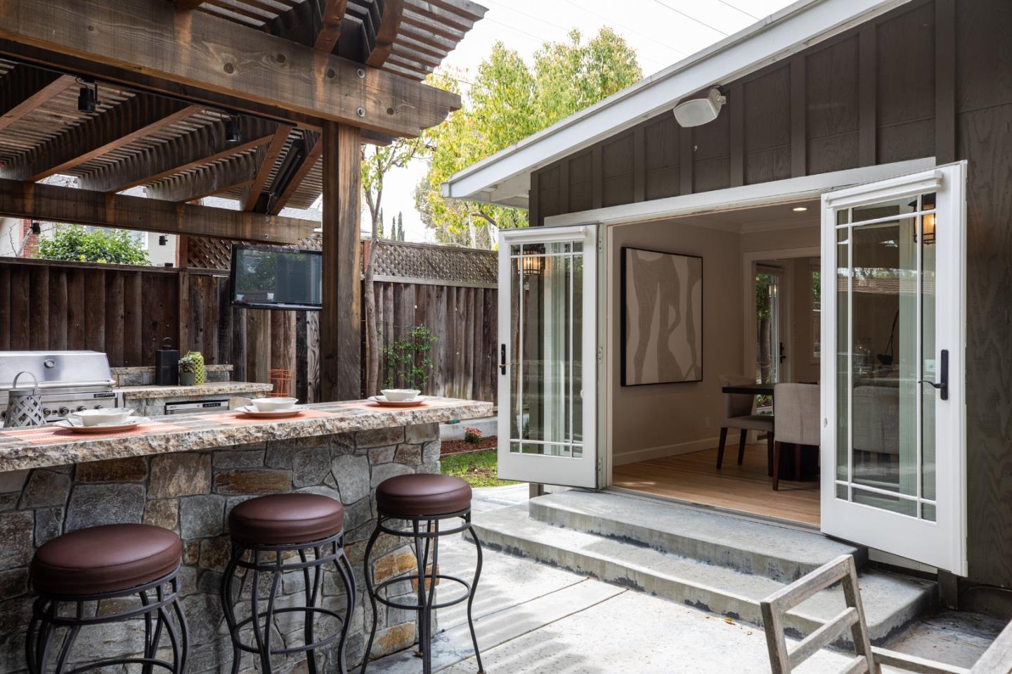Detail Gallery Image 17 of 37 For 206 Thomas Dr, Los Gatos,  CA 95032 - 3 Beds | 2 Baths