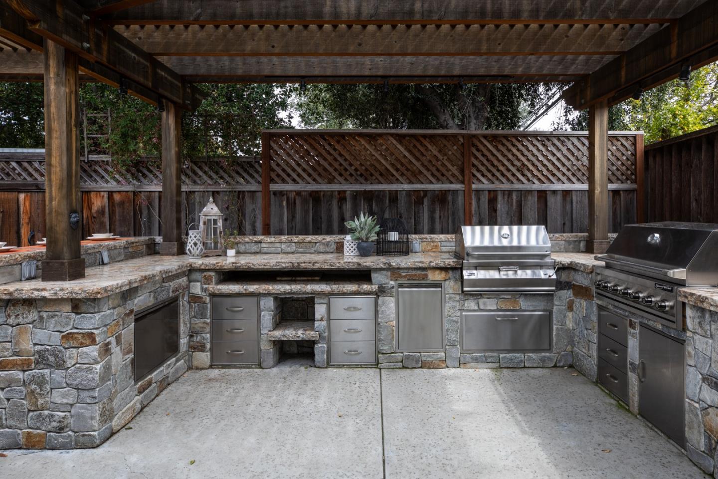 Detail Gallery Image 18 of 37 For 206 Thomas Dr, Los Gatos,  CA 95032 - 3 Beds | 2 Baths