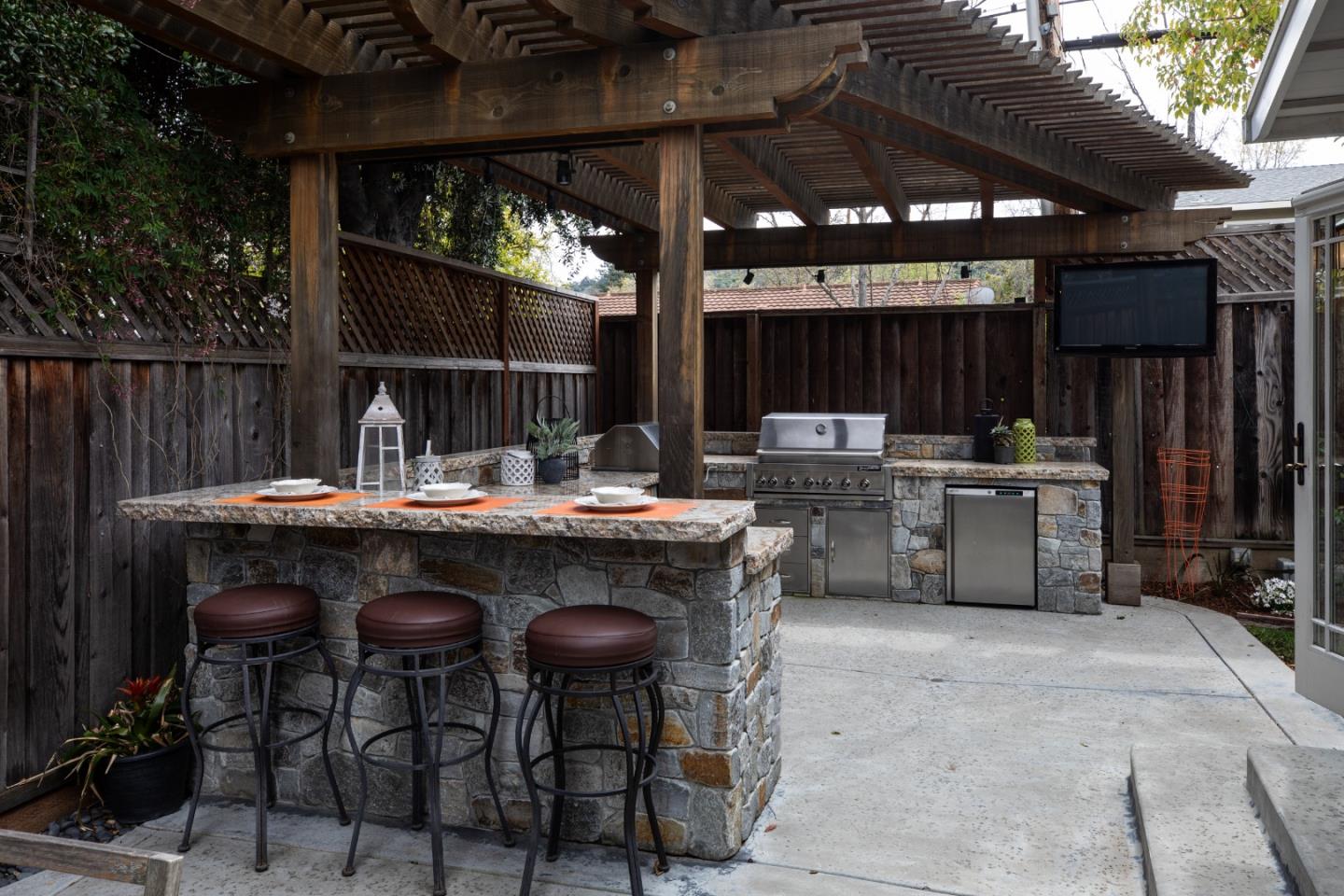 Detail Gallery Image 20 of 37 For 206 Thomas Dr, Los Gatos,  CA 95032 - 3 Beds | 2 Baths