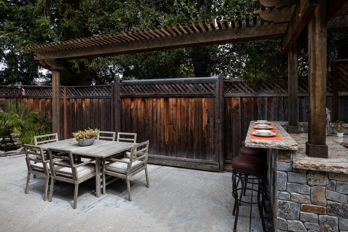 Detail Gallery Image 24 of 37 For 206 Thomas Dr, Los Gatos,  CA 95032 - 3 Beds | 2 Baths
