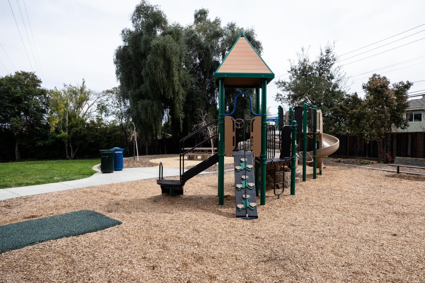 Detail Gallery Image 35 of 37 For 206 Thomas Dr, Los Gatos,  CA 95032 - 3 Beds | 2 Baths