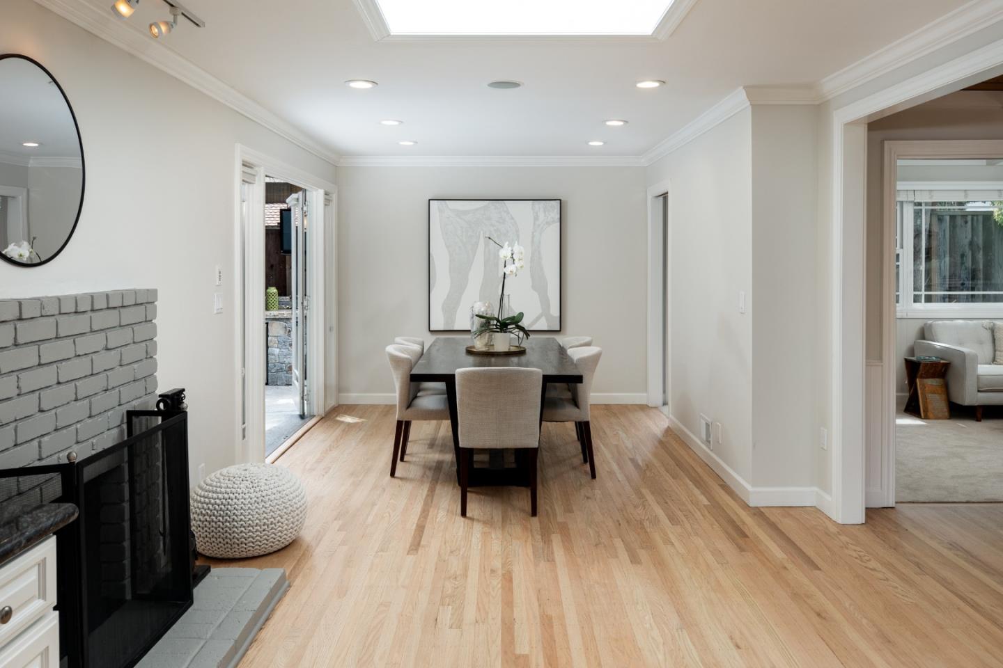 Detail Gallery Image 8 of 37 For 206 Thomas Dr, Los Gatos,  CA 95032 - 3 Beds | 2 Baths