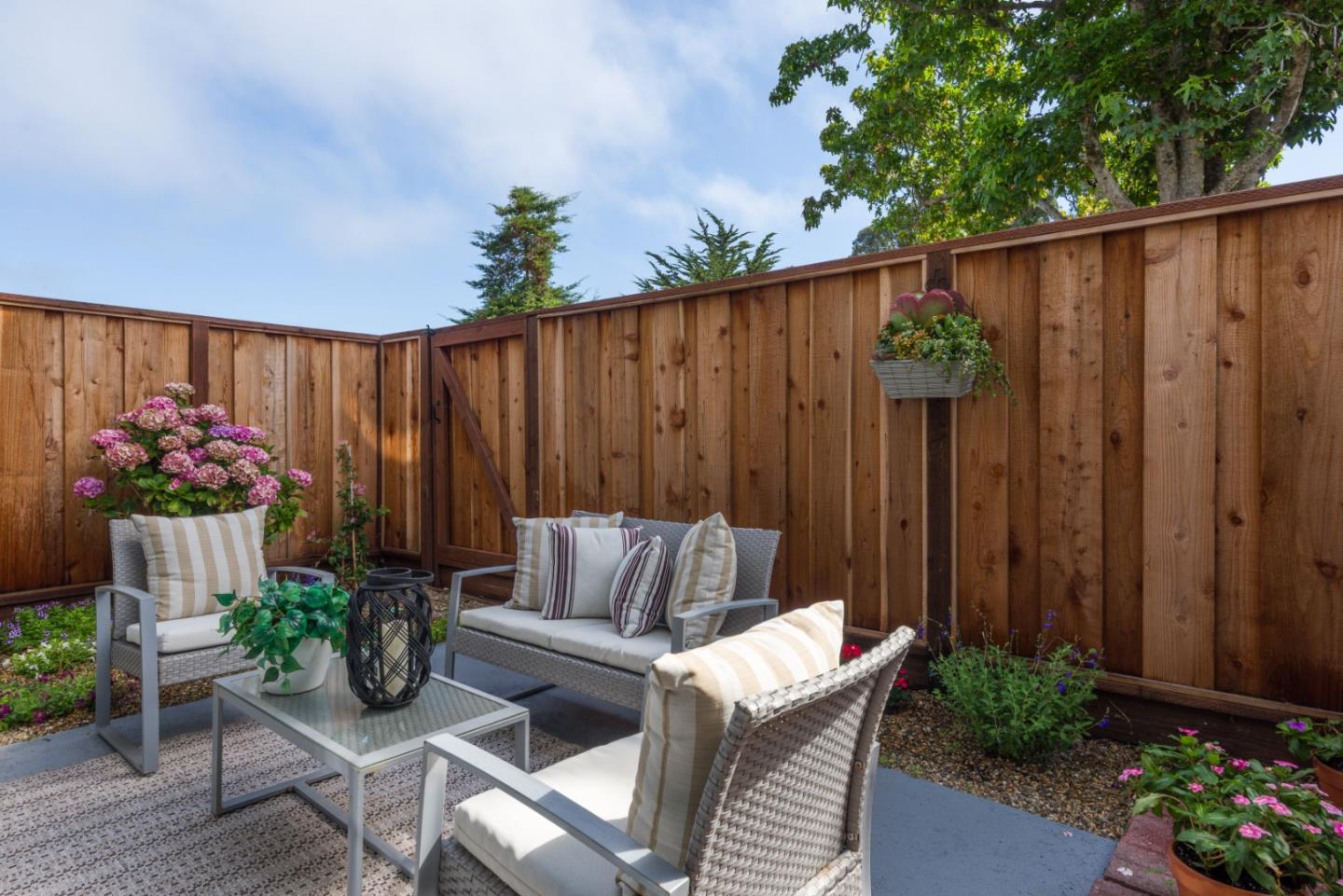 Detail Gallery Image 18 of 25 For 1029 Suzanne Ct, Half Moon Bay,  CA 94019 - 3 Beds | 1/1 Baths