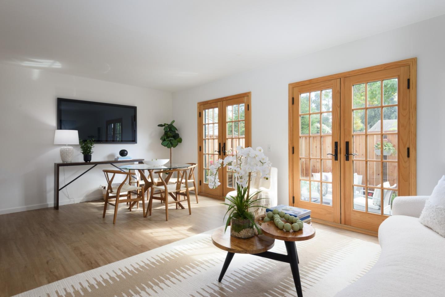 Detail Gallery Image 2 of 25 For 1029 Suzanne Ct, Half Moon Bay,  CA 94019 - 3 Beds | 1/1 Baths