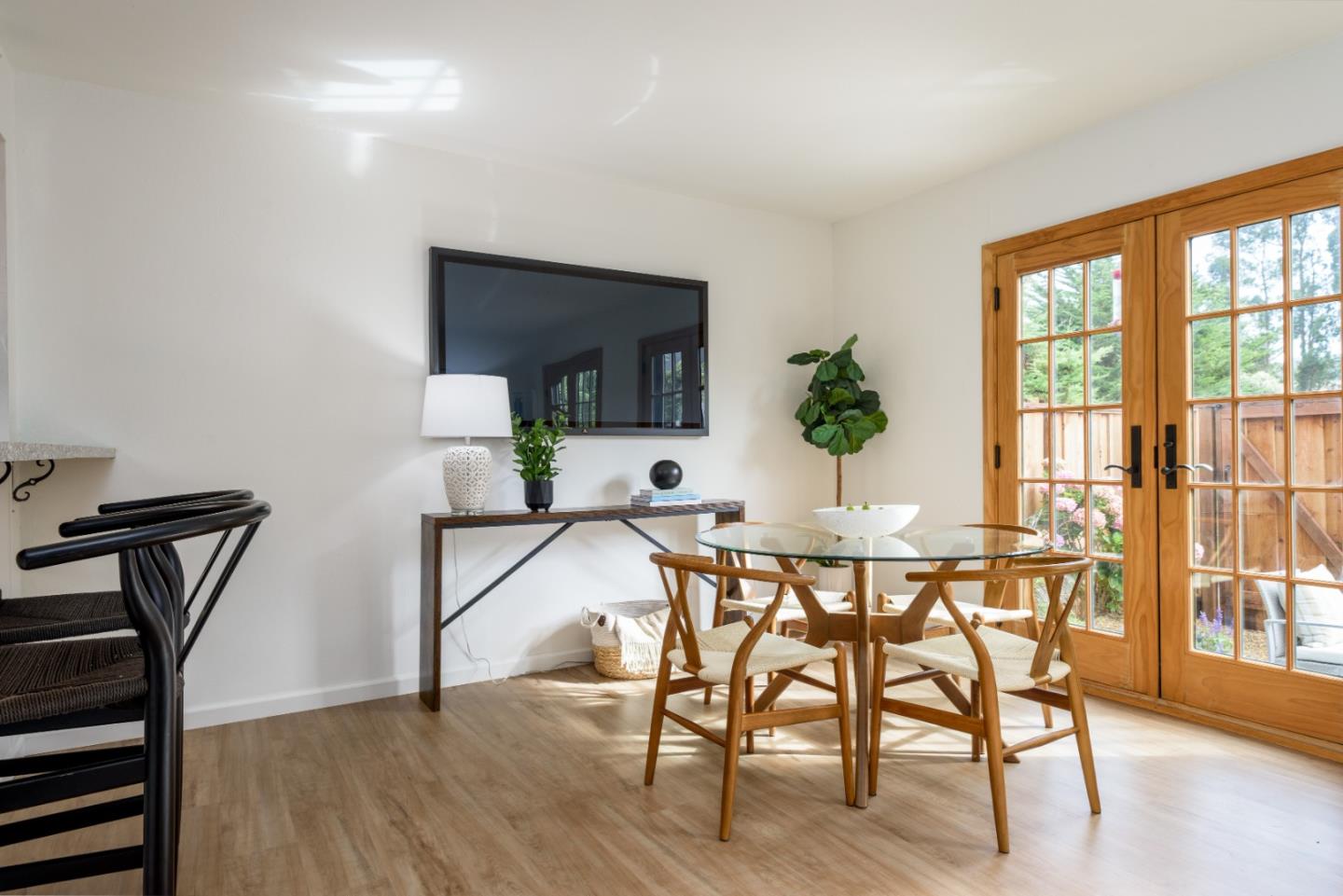 Detail Gallery Image 8 of 25 For 1029 Suzanne Ct, Half Moon Bay,  CA 94019 - 3 Beds | 1/1 Baths
