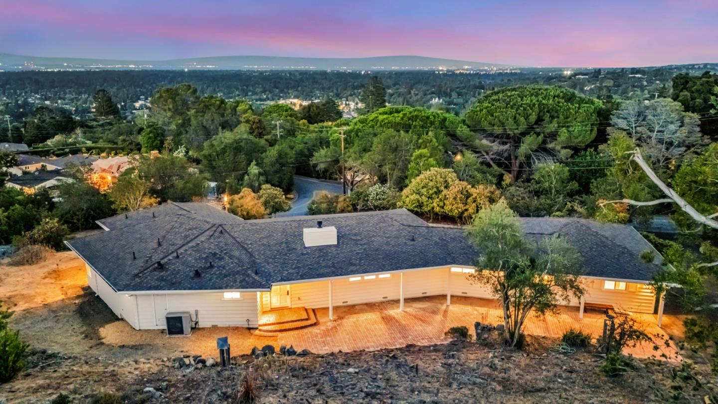 Detail Gallery Image 23 of 29 For 510 Woodside Dr, Woodside,  CA 94062 - 3 Beds | 3/1 Baths