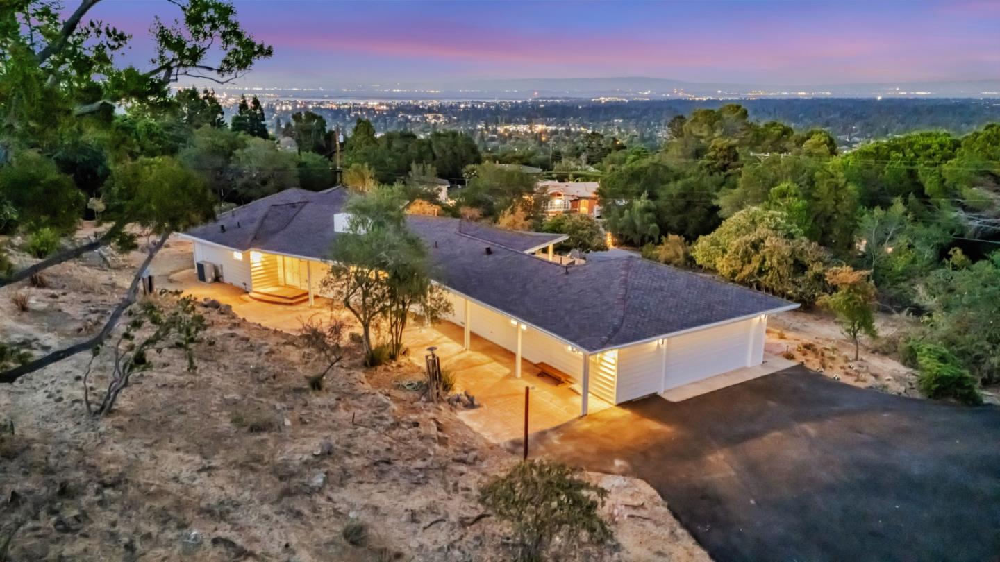 Detail Gallery Image 25 of 29 For 510 Woodside Dr, Woodside,  CA 94062 - 3 Beds | 3/1 Baths