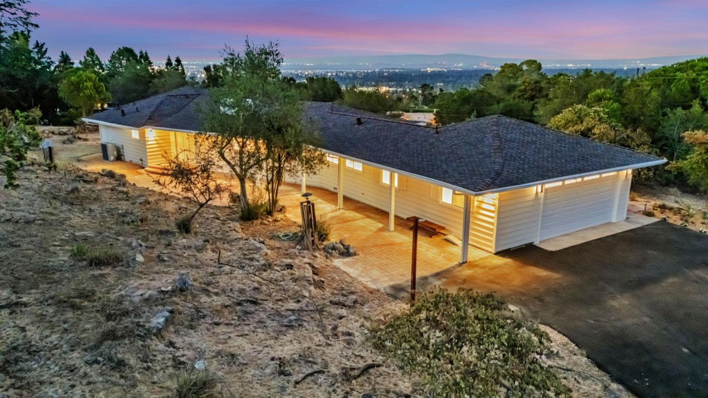 Detail Gallery Image 26 of 29 For 510 Woodside Dr, Woodside,  CA 94062 - 3 Beds | 3/1 Baths