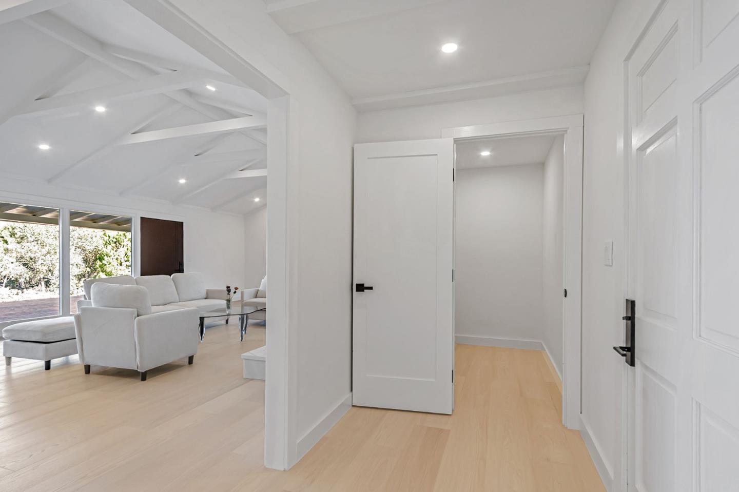 Detail Gallery Image 4 of 29 For 510 Woodside Dr, Woodside,  CA 94062 - 3 Beds | 3/1 Baths