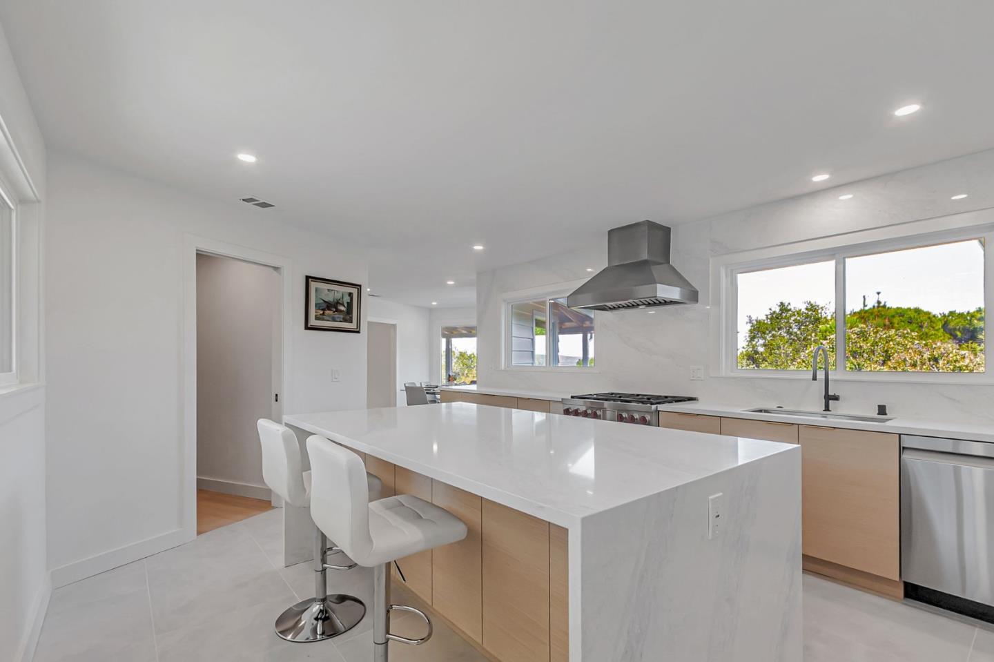 Detail Gallery Image 8 of 29 For 510 Woodside Dr, Woodside,  CA 94062 - 3 Beds | 3/1 Baths