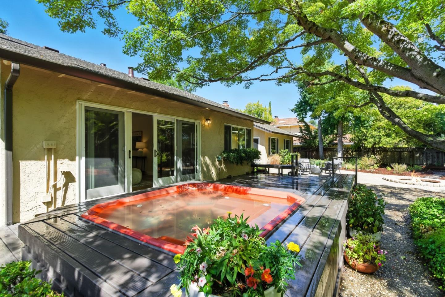 Detail Gallery Image 13 of 16 For 12416 Arroyo De Arguello, Saratoga,  CA 95070 - 5 Beds | 2/1 Baths