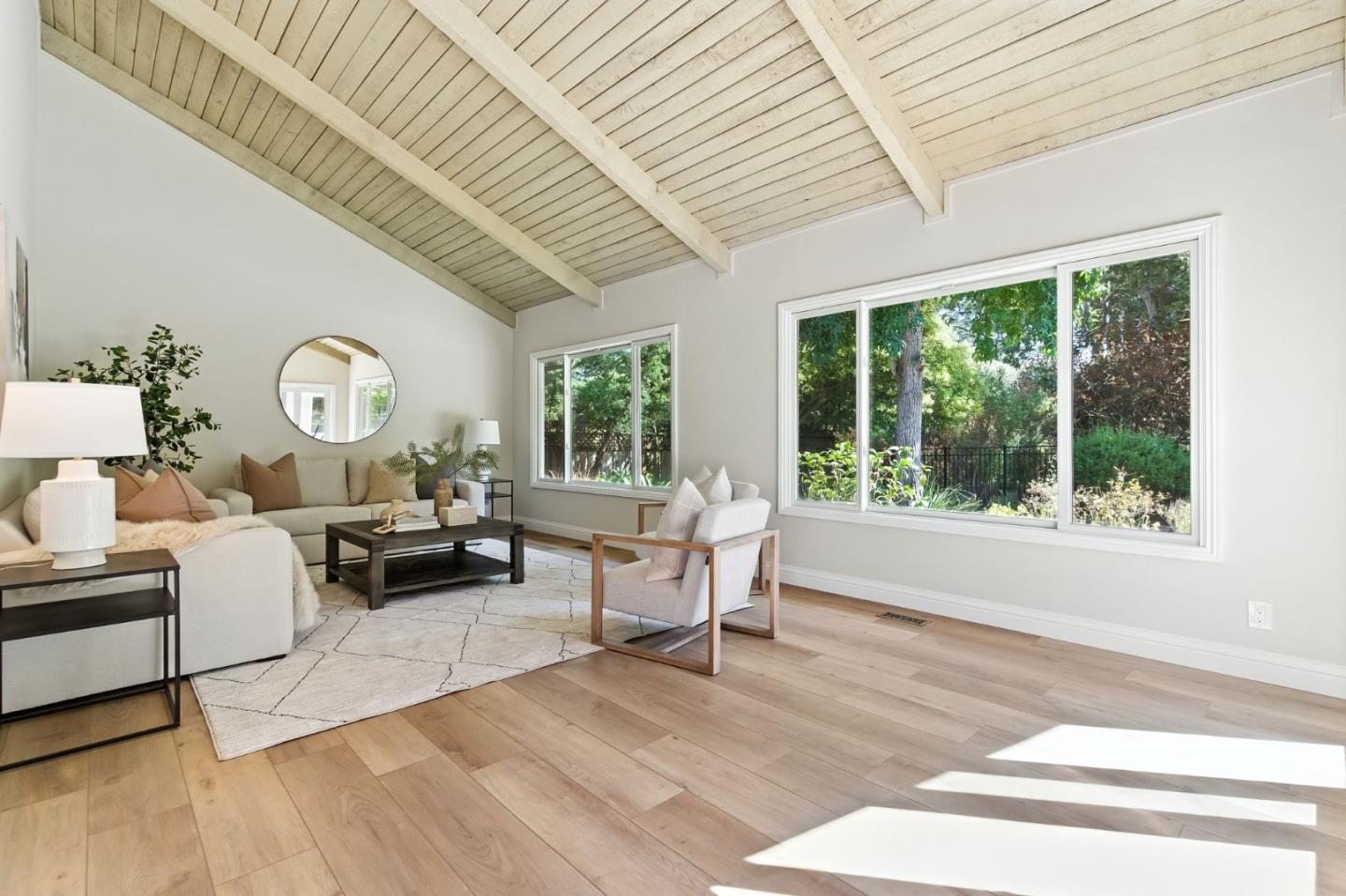 Detail Gallery Image 3 of 16 For 12416 Arroyo De Arguello, Saratoga,  CA 95070 - 5 Beds | 2/1 Baths