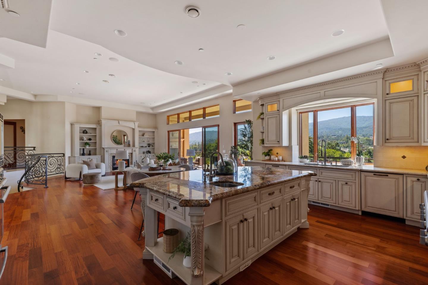 Detail Gallery Image 15 of 37 For 24570 Ruth Lee Ct, Los Altos,  CA 94024 - 5 Beds | 4/2 Baths