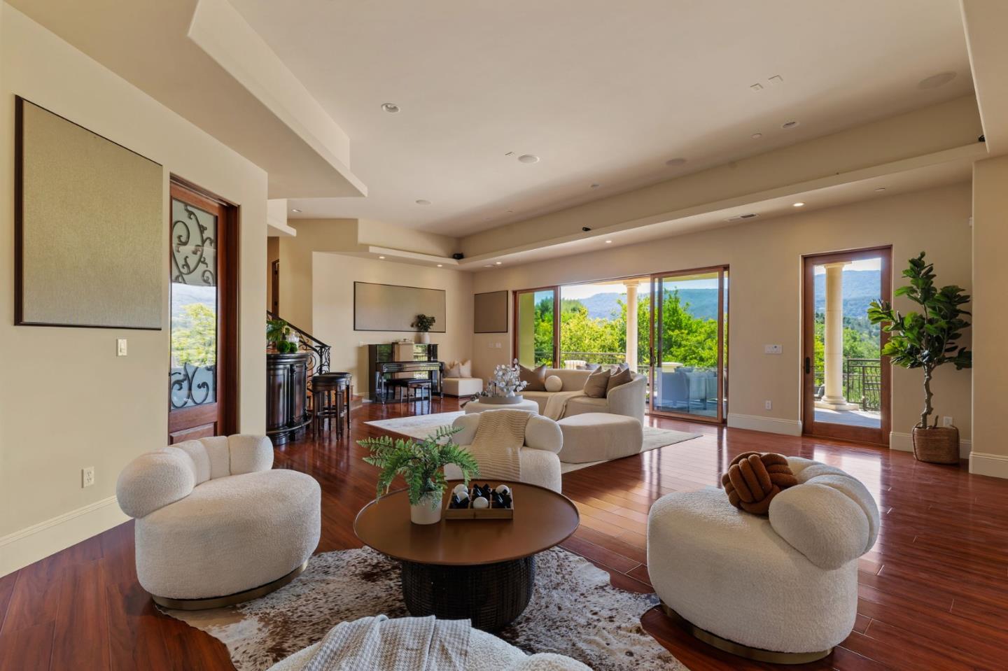 Detail Gallery Image 28 of 37 For 24570 Ruth Lee Ct, Los Altos,  CA 94024 - 5 Beds | 4/2 Baths