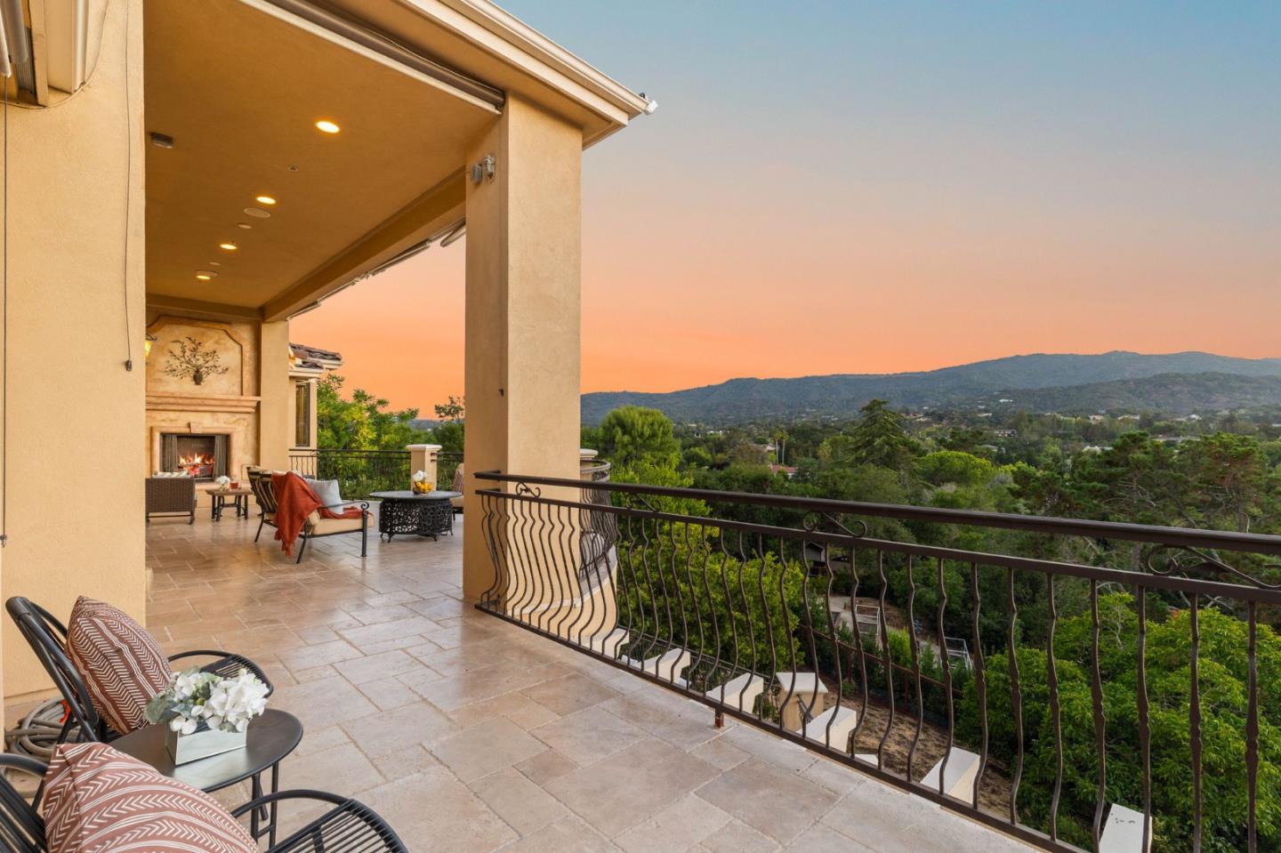 Detail Gallery Image 5 of 37 For 24570 Ruth Lee Ct, Los Altos,  CA 94024 - 5 Beds | 4/2 Baths