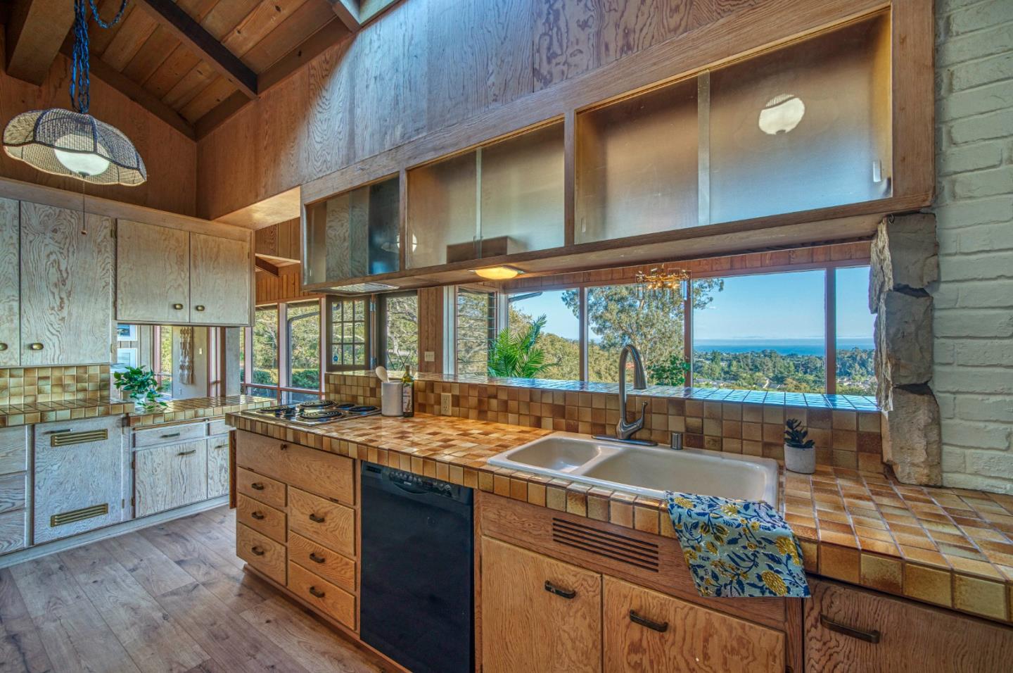 Detail Gallery Image 15 of 70 For 3600 N Park Ave, Soquel,  CA 95073 - 3 Beds | 2/1 Baths