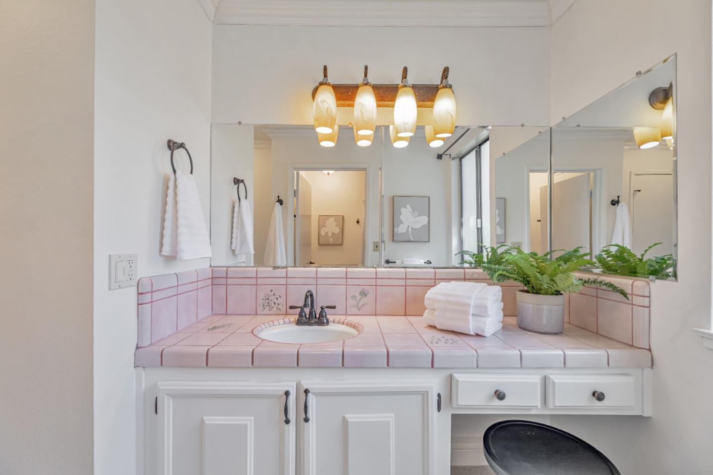 Detail Gallery Image 19 of 29 For 5264 Cribari Hts, San Jose,  CA 95135 - 1 Beds | 1 Baths