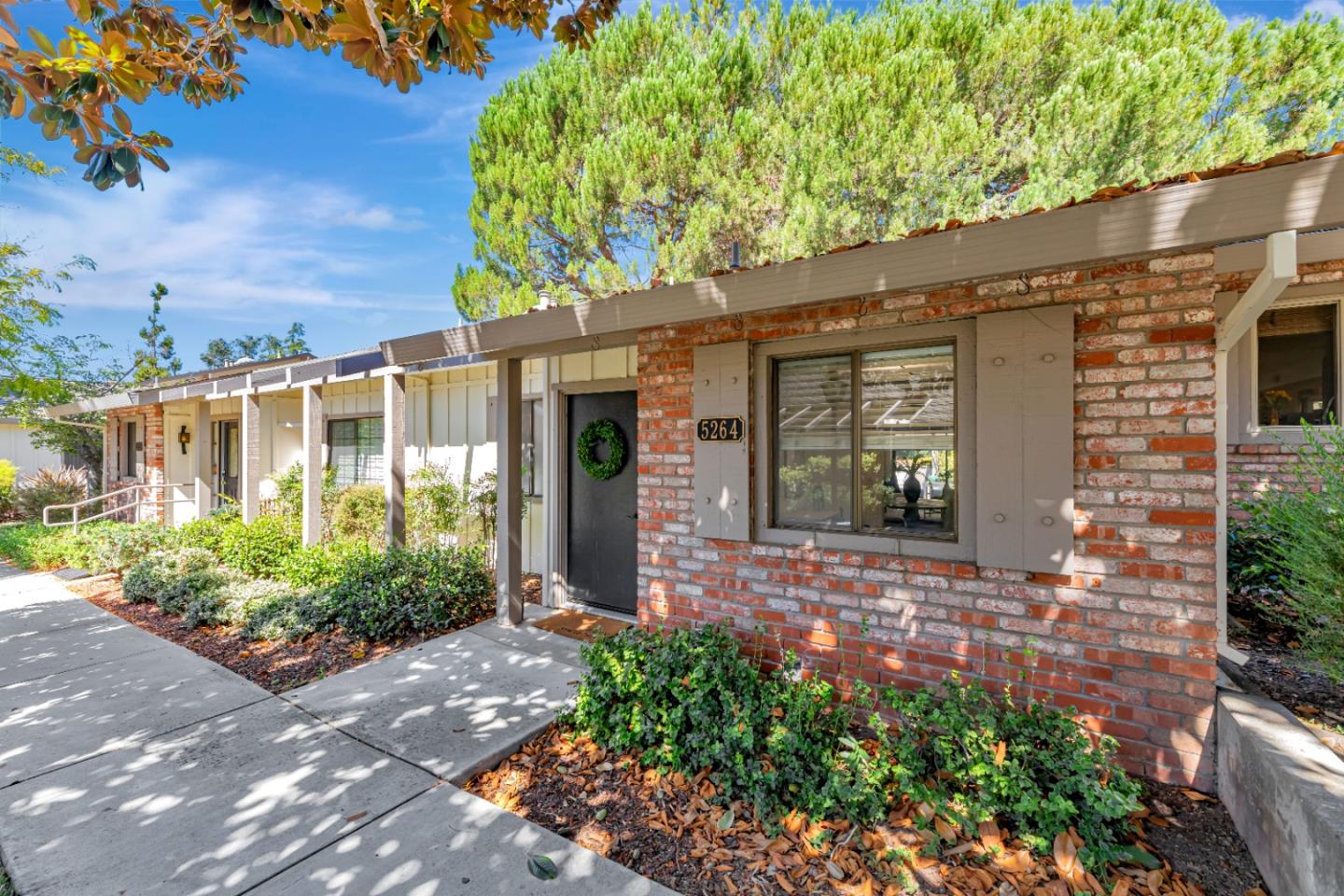 Detail Gallery Image 3 of 29 For 5264 Cribari Hts, San Jose,  CA 95135 - 1 Beds | 1 Baths