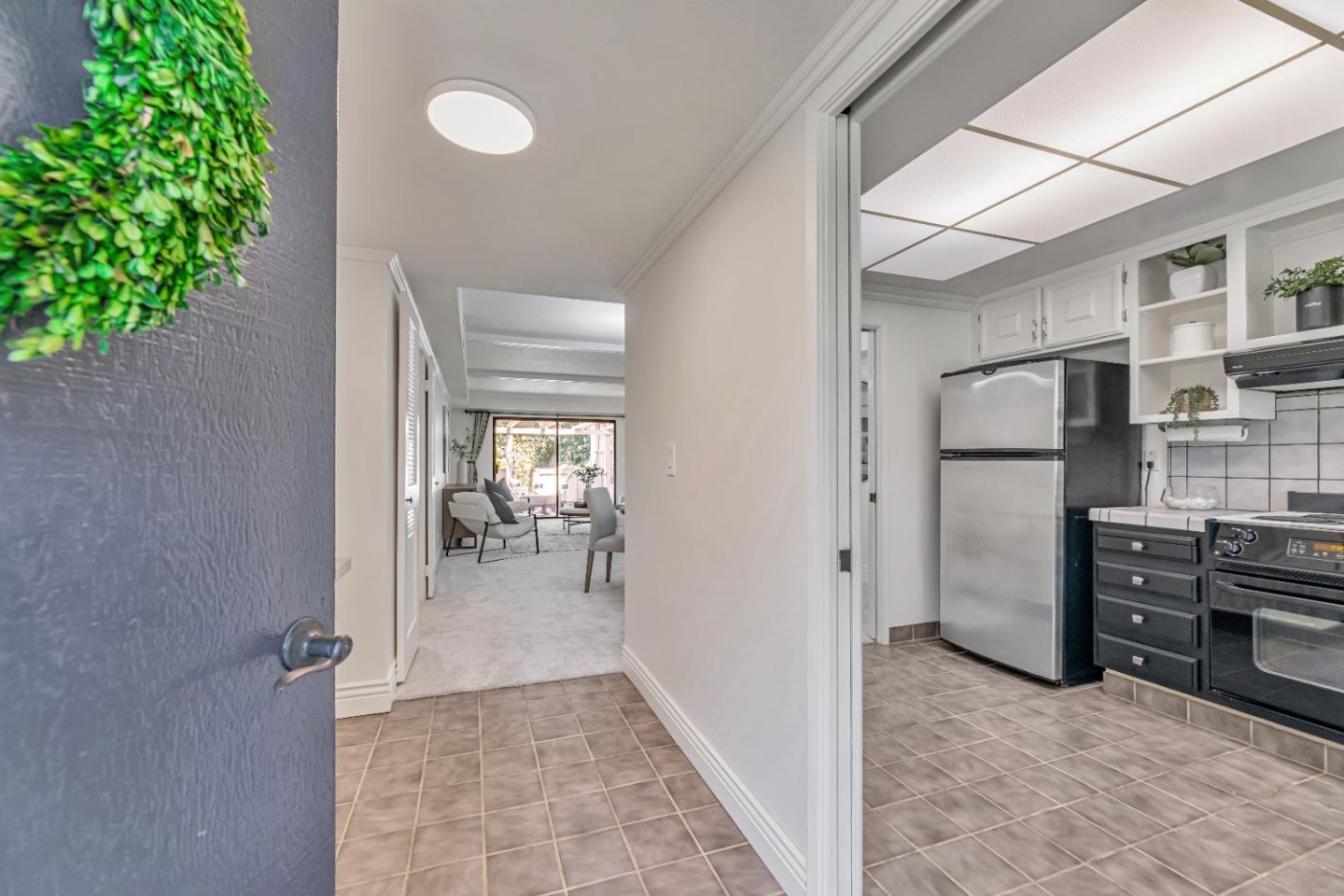 Detail Gallery Image 4 of 29 For 5264 Cribari Hts, San Jose,  CA 95135 - 1 Beds | 1 Baths