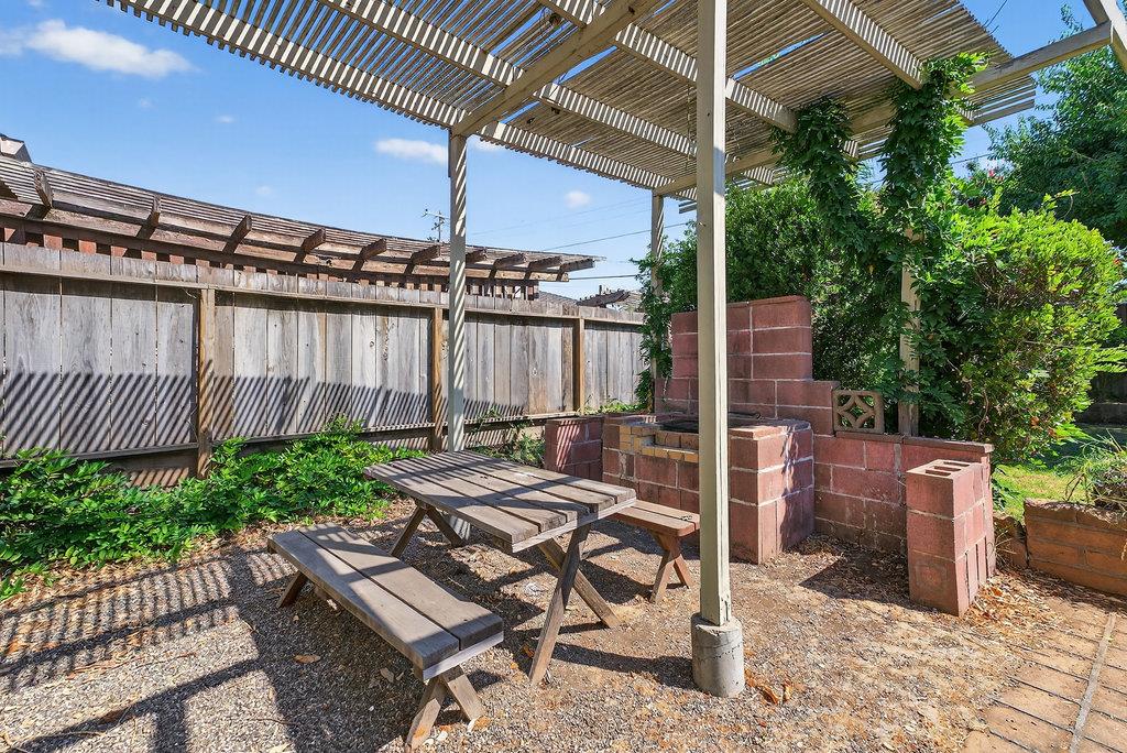 Detail Gallery Image 13 of 38 For 254 Rogers Ave, Watsonville,  CA 95076 - 5 Beds | 3 Baths