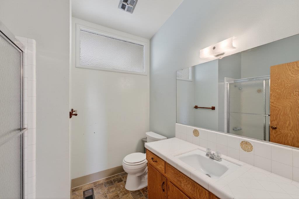 Detail Gallery Image 17 of 38 For 254 Rogers Ave, Watsonville,  CA 95076 - 5 Beds | 3 Baths